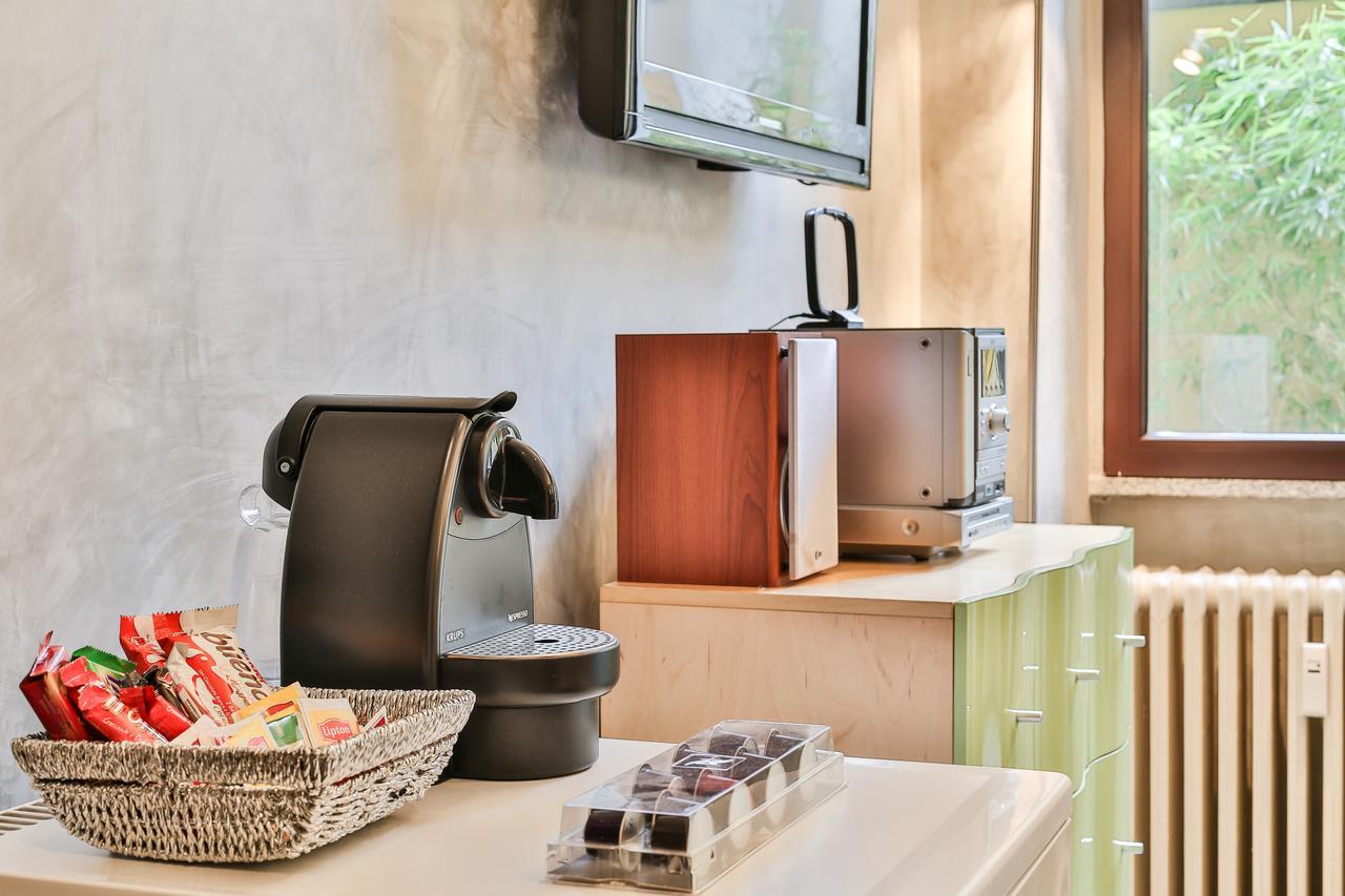 San Babila Suite Milan Bagian luar foto
