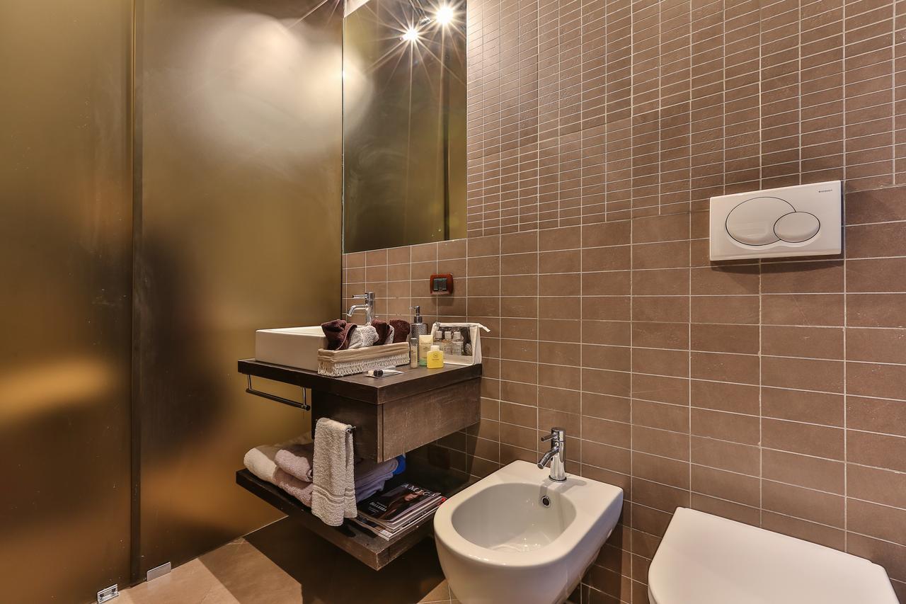 San Babila Suite Milan Bagian luar foto